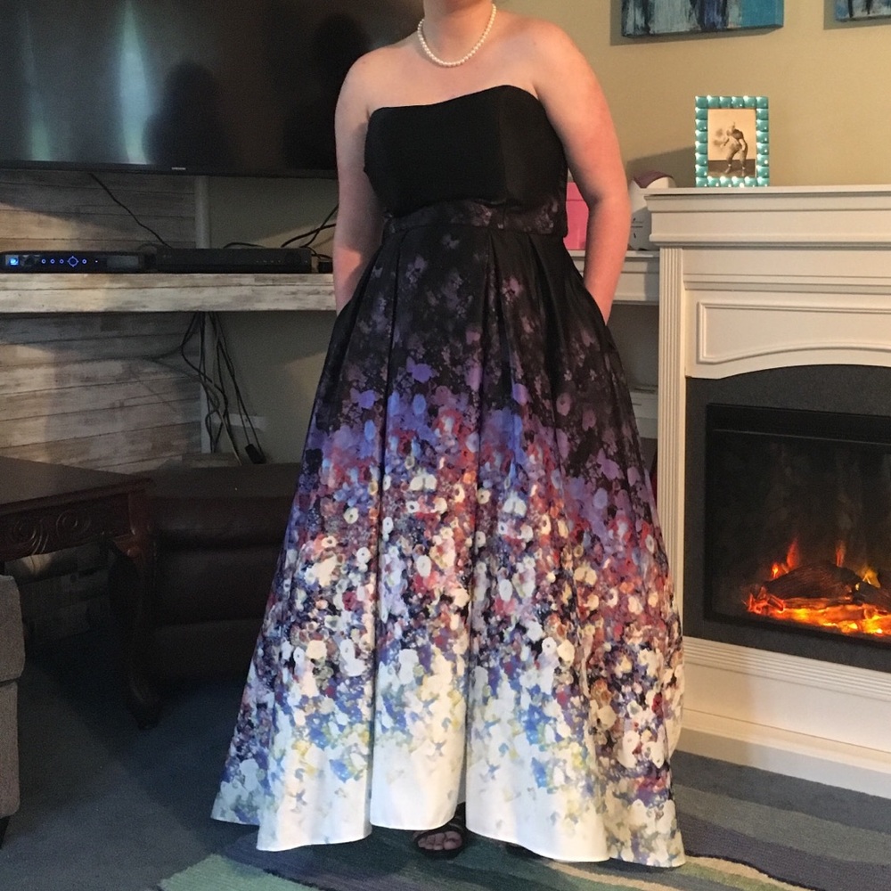 Prom / formal floor length gown